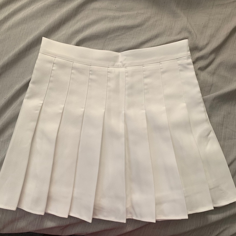 PLEATED SKIRT (BRAND NEW)